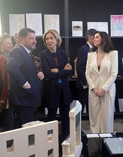 "Inauguration de la BAP ! par la présidente de la communauté de Madrid Isabel Díaz Ayuso, le président de la région de l’Attique Nikos Hardalias, la présidente de la région Île-de-France Valérie Pécresse."